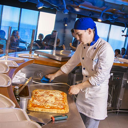 /shared/images/a-bordo/Mangiare/Pizzeria/MOBY_NAVI_SERVIZI_BORDO_MANGIARE_PIZZA_500px.jpg